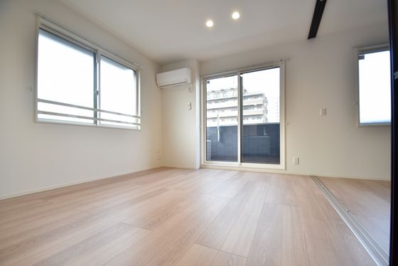 �y���̑������E�X�y�[�X�z�@