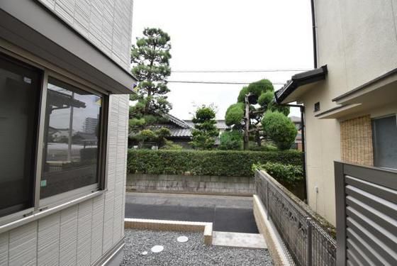 �y���]�z�@