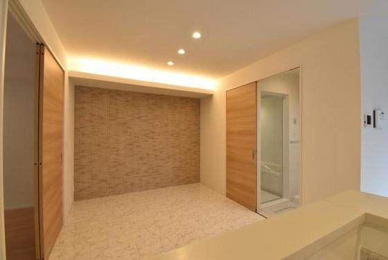 �y�����E���r���O�z�@