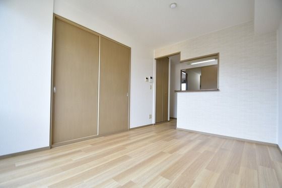 �y�����E���r���O�z�@