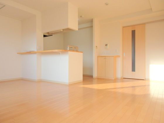 �y�����E���r���O�z�@