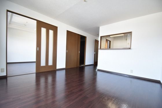 �y�����E���r���O�z�@