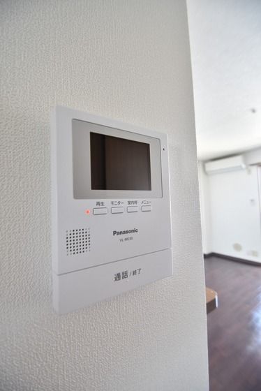 �y�Z�L�����e�B�z�@