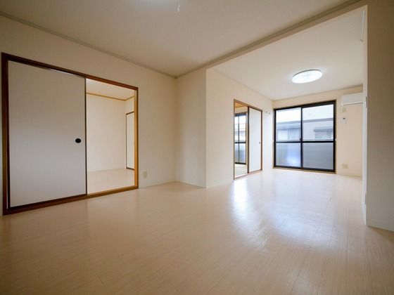 �y�����E���r���O�z�@