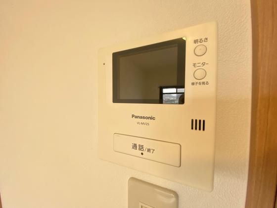 �y�Z�L�����e�B�z�@