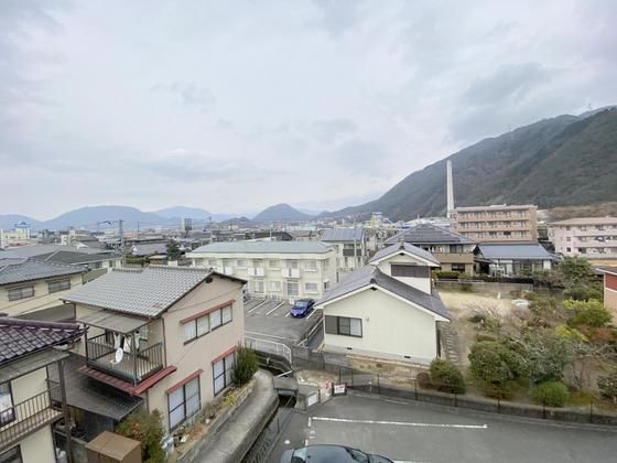 �y���]�z�@