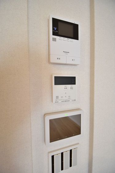 �y�Z�L�����e�B�z�@