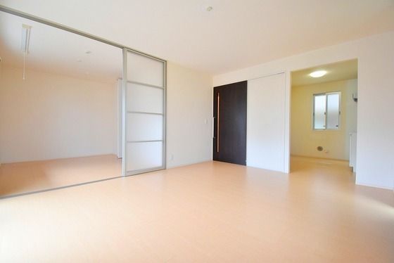 �y�����E���r���O�z�@