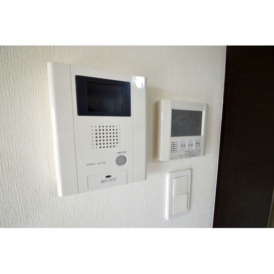 �y�Z�L�����e�B�z�@���j�^�[�t���C���^�[�t�H��