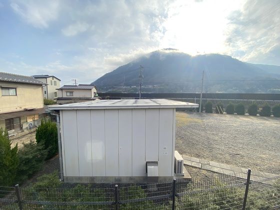 �y���]�z�@