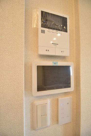 �y�Z�L�����e�B�z�@