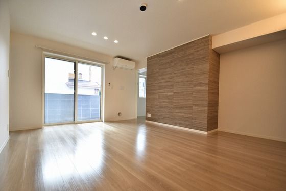 �y�����E���r���O�z�@