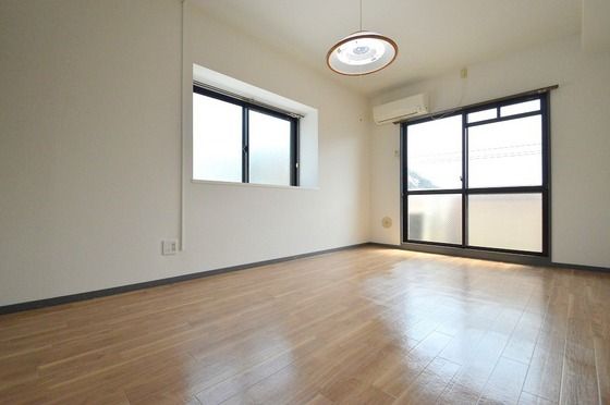 �y�����E���r���O�z�@�x�b�h�A�\�t�@�[���y�X�u����L���ł���