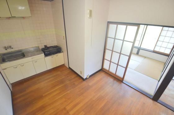 �y�����E���r���O�z�@