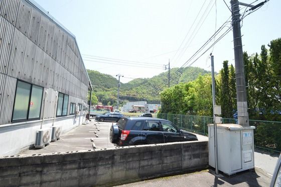 �y���]�z�@