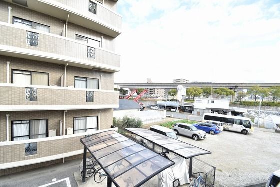 �y���]�z�@