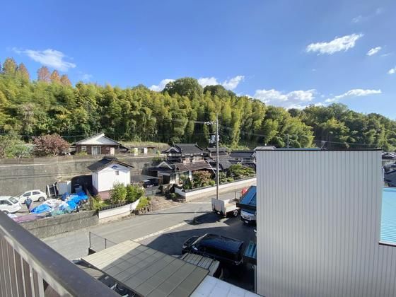 �y���]�z�@