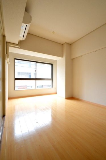 �y�����E���r���O�z�@�m��6��