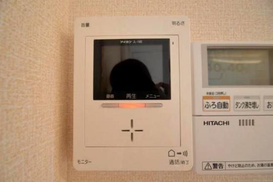 �y�Z�L�����e�B�z�@