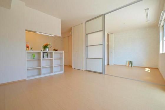 �y�����E���r���O�z�@