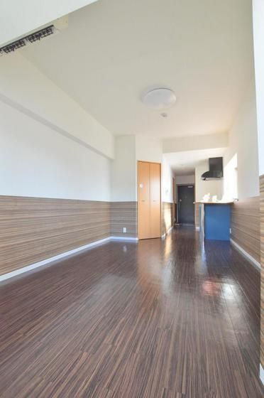 �y�����E���r���O�z�@