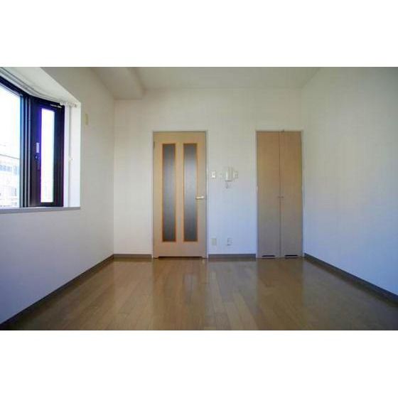 �y�����E���r���O�z�@