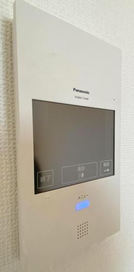 �y�Z�L�����e�B�z�@