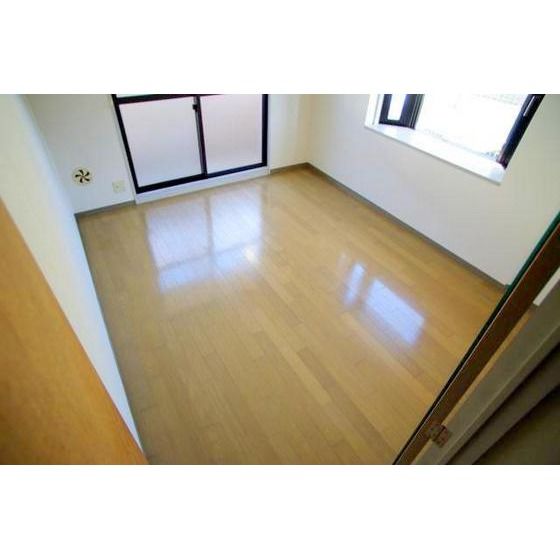 �y�����E���r���O�z�@