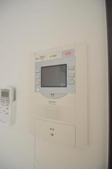 �y�Z�L�����e�B�z�@�s�u���j�^�[