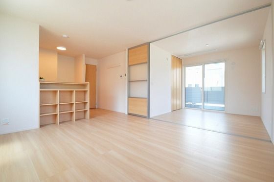 �y�����E���r���O�z�@