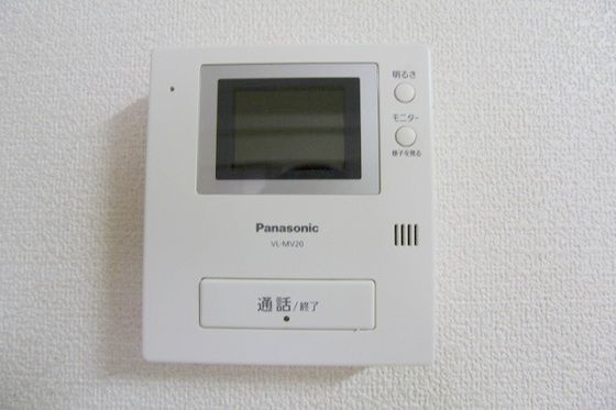 �y�Z�L�����e�B�z�@