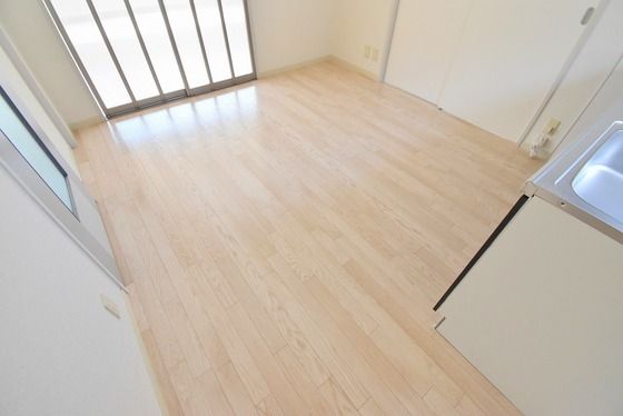 �y�����E���r���O�z�@