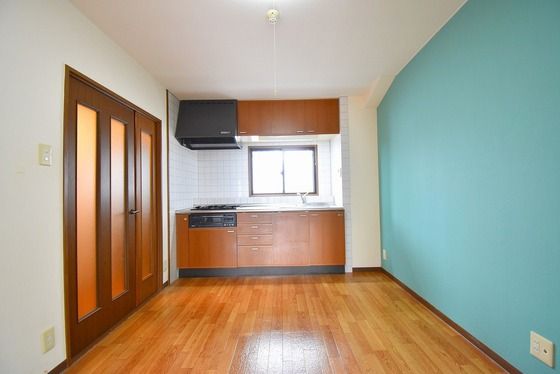 �y�����E���r���O�z�@