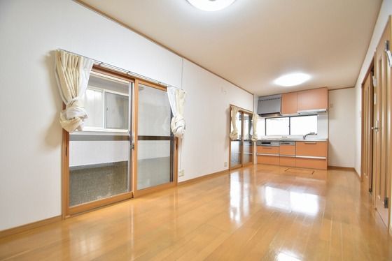 �y�����E���r���O�z�@