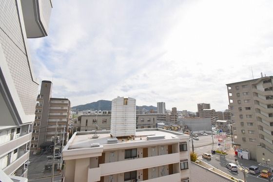 �y���]�z�@