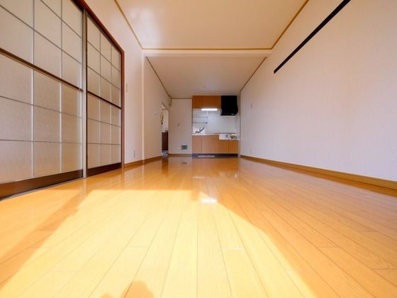 �y�����E���r���O�z�@