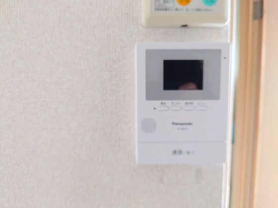 �y�Z�L�����e�B�z�@