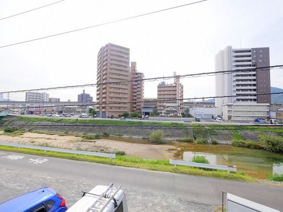 �y���]�z�@