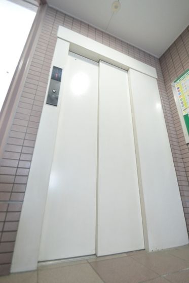 �G���x�[�^�[