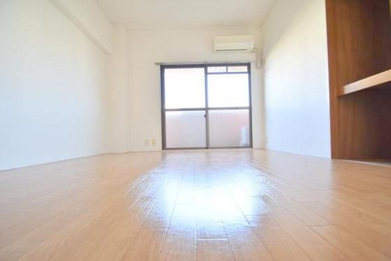 �y�����E���r���O�z�@