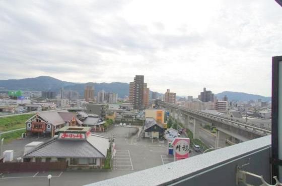 �y���]�z�@