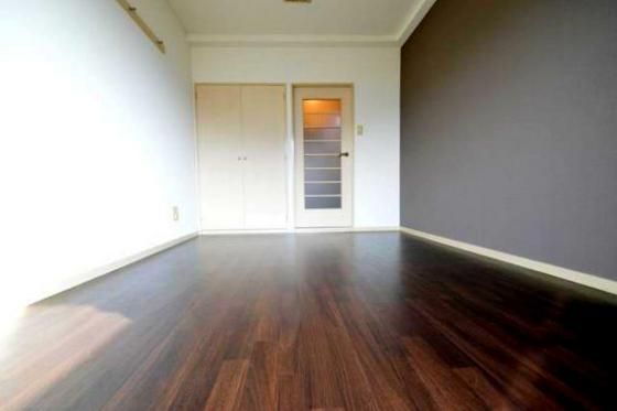 �y�����E���r���O�z�@