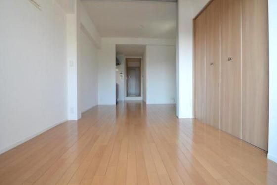 �y�����E���r���O�z�@