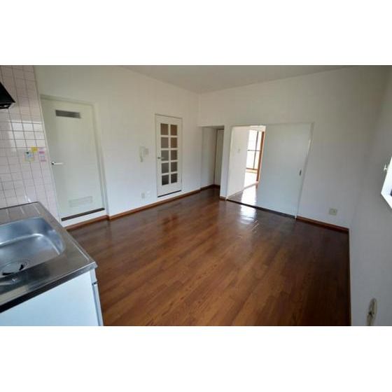 �y�����E���r���O�z�@