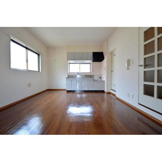 �y�����E���r���O�z�@