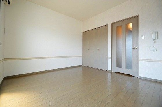 �y�����E���r���O�z�@