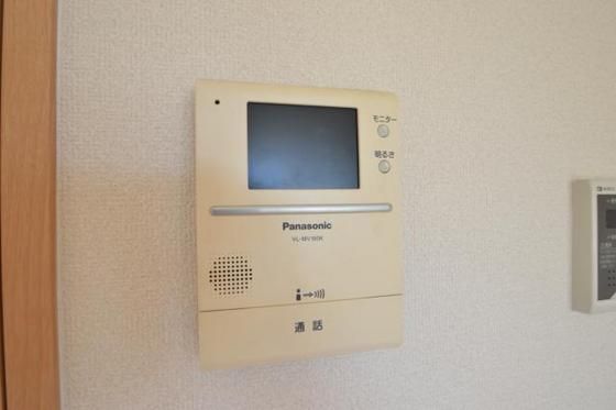 �y�Z�L�����e�B�z�@