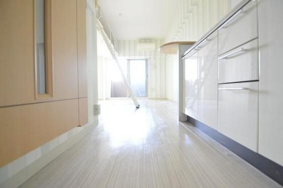 �y�����E���r���O�z�@