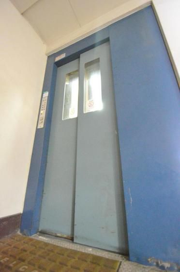 �G���x�[�^�[