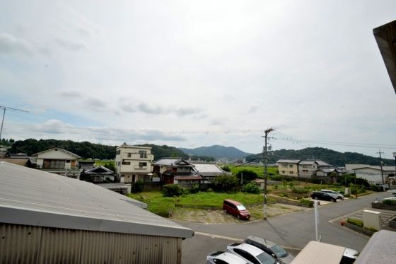 �y���]�z�@